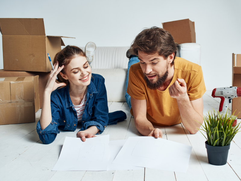 Professional movers doing pre-move assessment for furniture dismantling and assembly in Muscat
