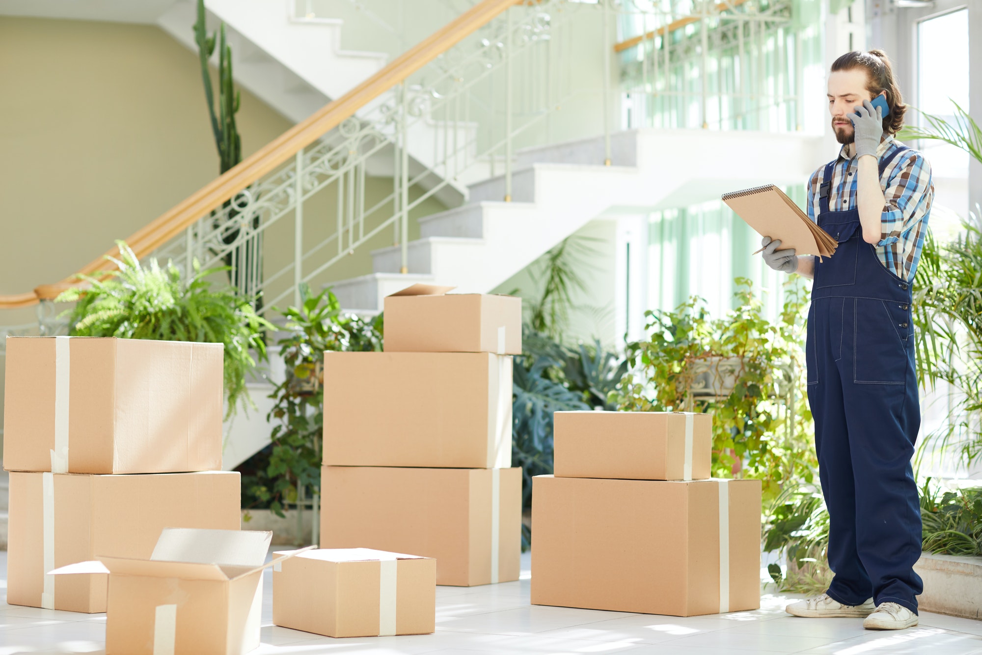 Professional movers in Muscat providing initial consultation and quotation service for packing and house shifting